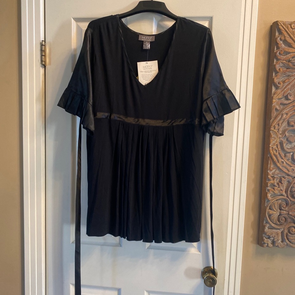NWT- Vintage QVC, Motto Brand 2x Black Ruffle Sleeve, Pleated Blouse Tie Back